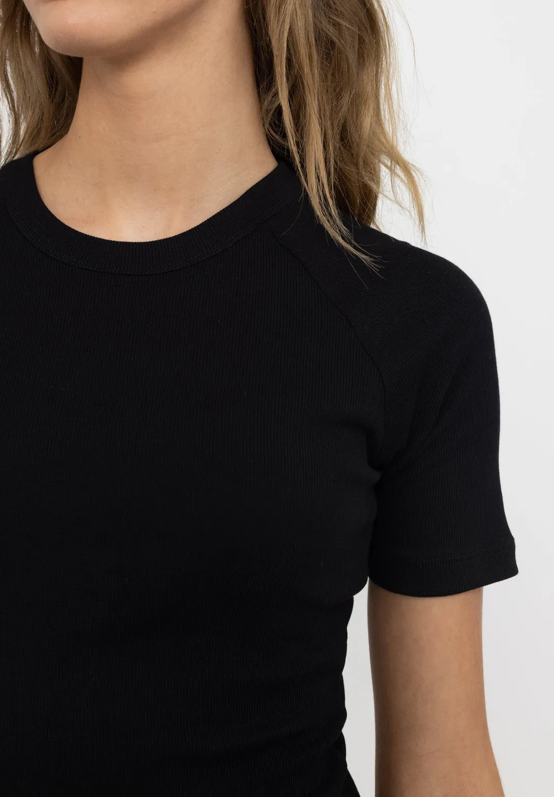 Esmé Studios Blossom SS O-neck Rib T-shirt - Black