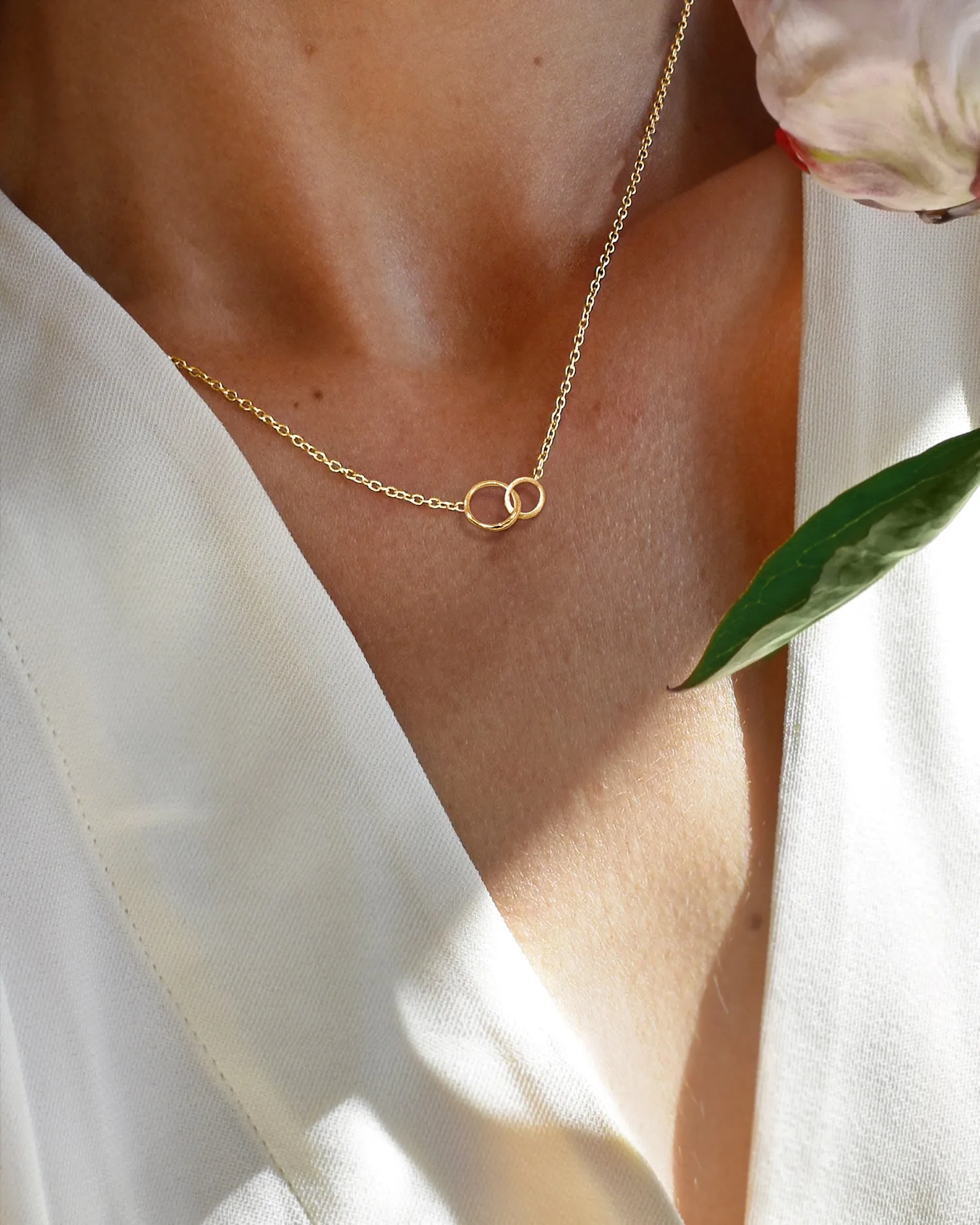 Les Amis drop necklace gold