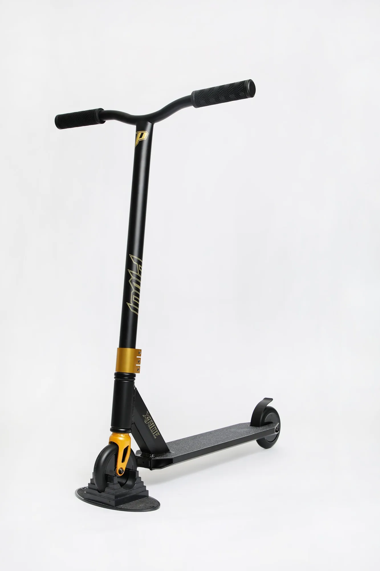 Trottinette X-Ride Noire et Doreé Pivot